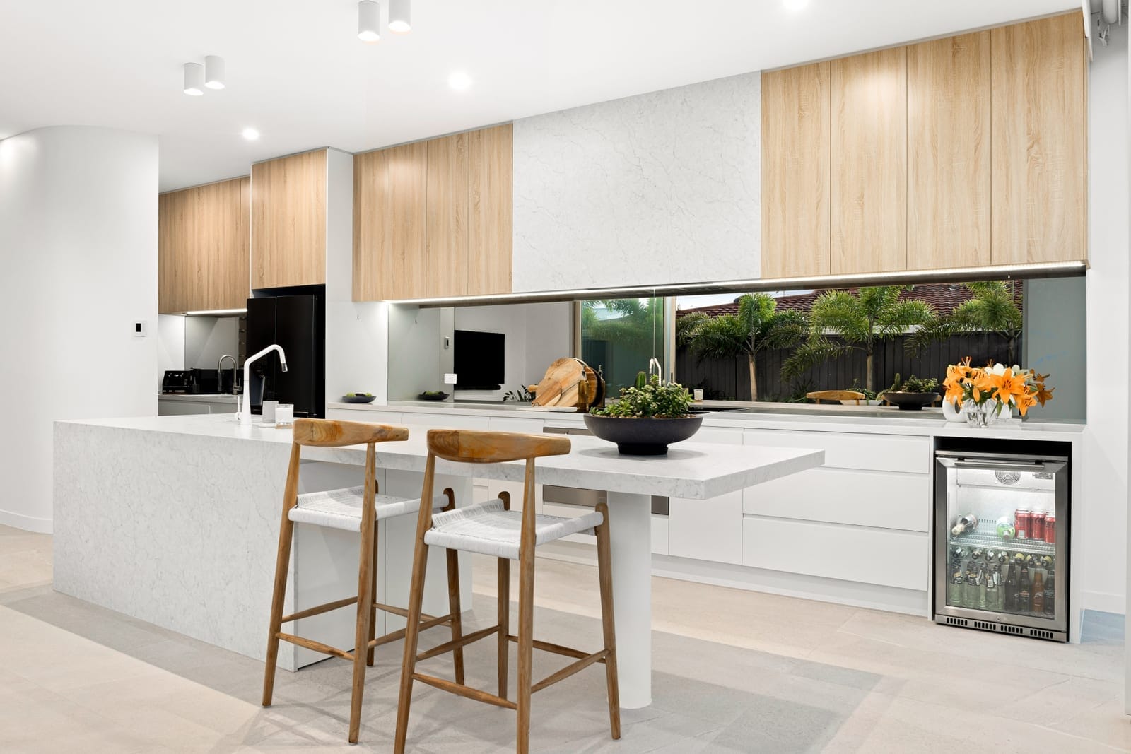 Luxury Designer Living, 230m to Sand!
