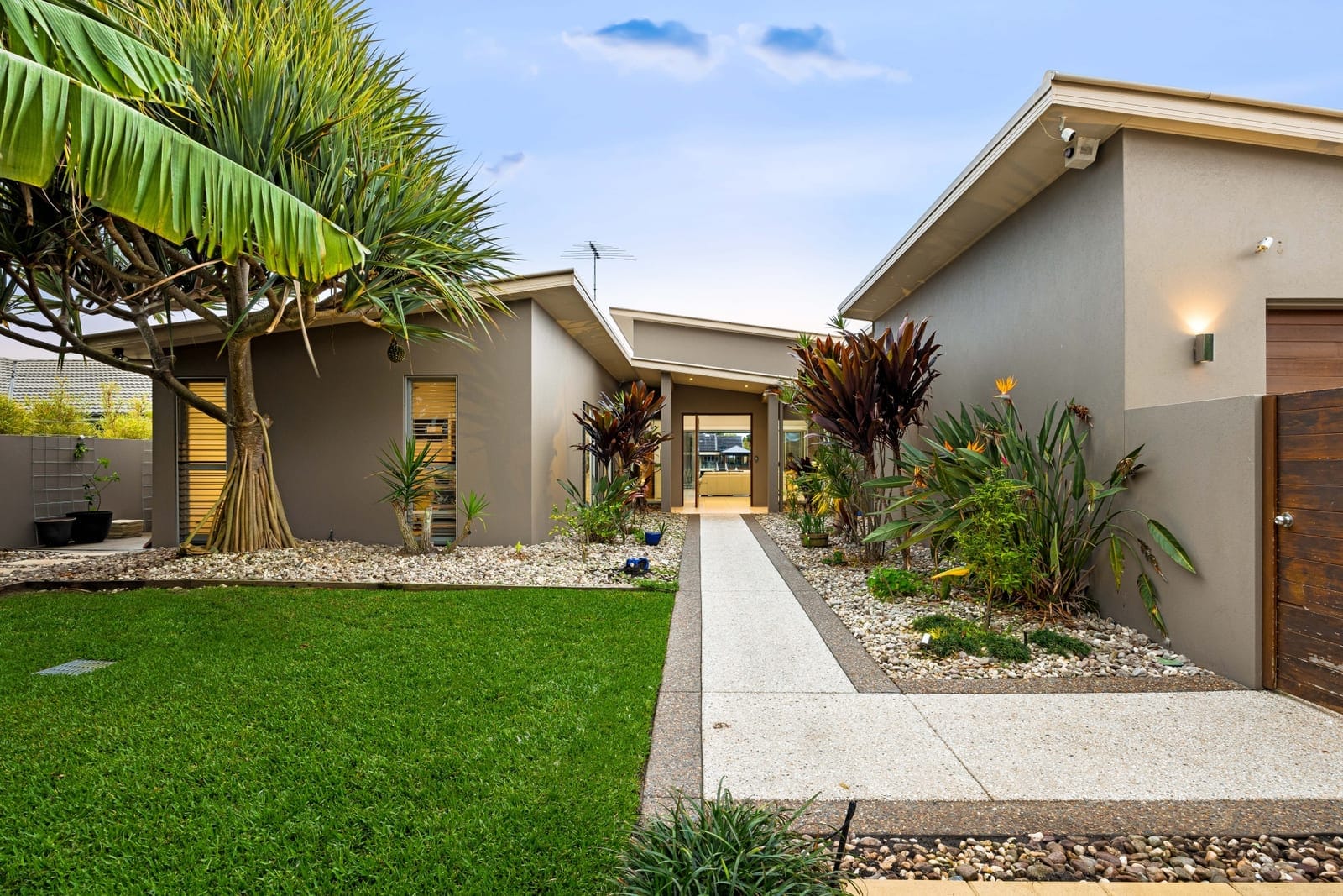 North-Facing Waterfront!