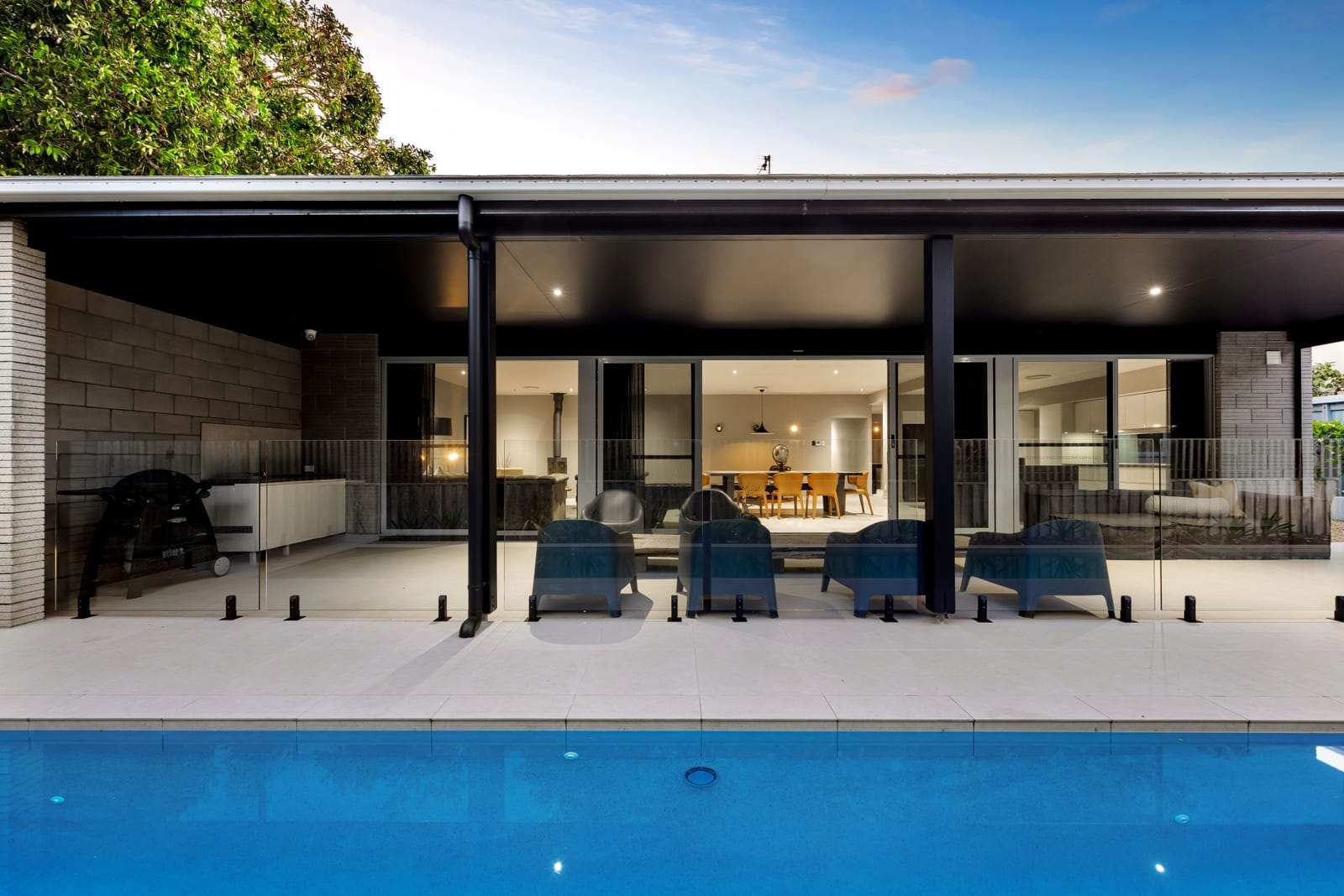 Single Level, Beachside Luxury!