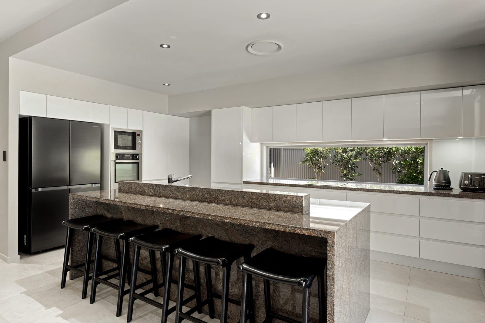Single Level, Beachside Luxury!