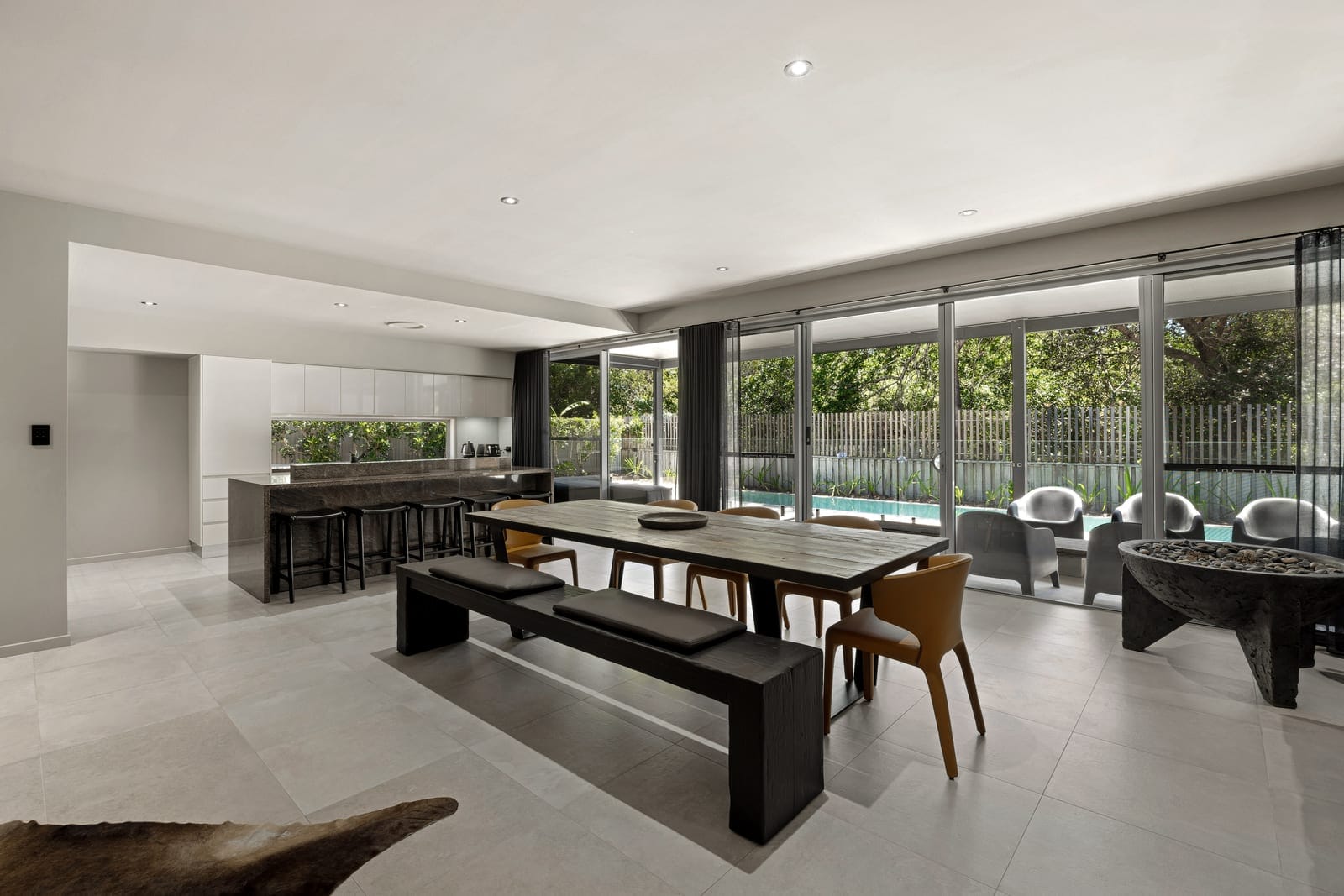 Single Level, Beachside Luxury!
