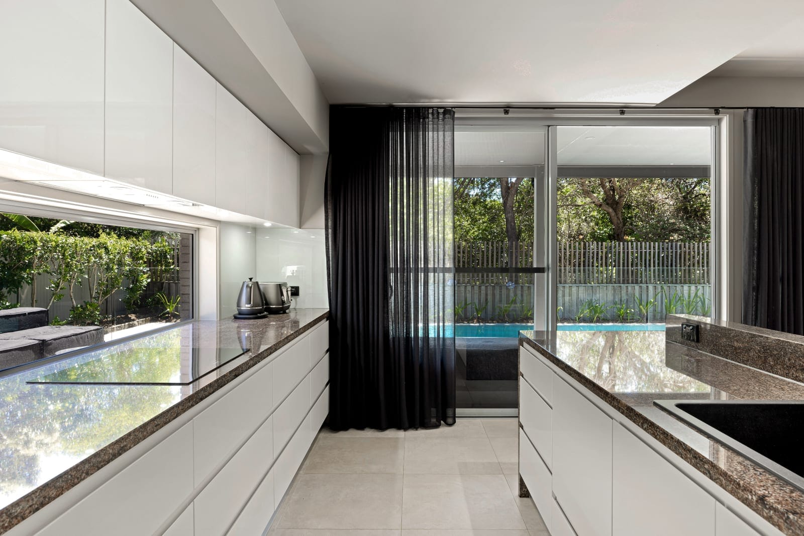 Single Level, Beachside Luxury!