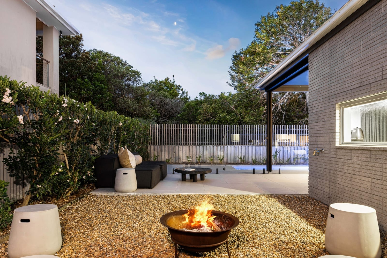 Single Level, Beachside Luxury!