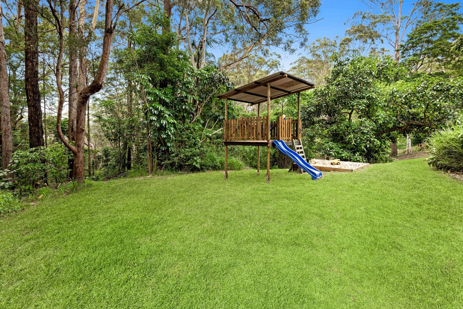 Dual Living, 11 Acres, Ocean Views to Mooloolaba!