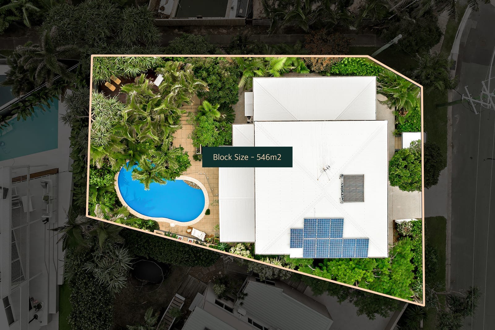 Tri-Level, Dual Living, Dress Circle!