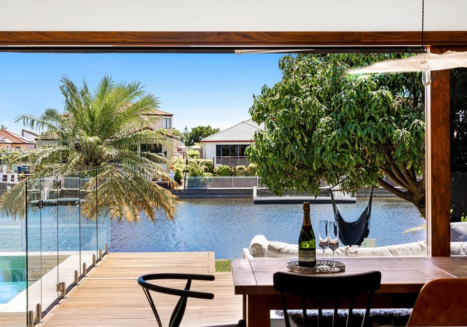 Waterfront Entertainer, Just in Time for Summer!