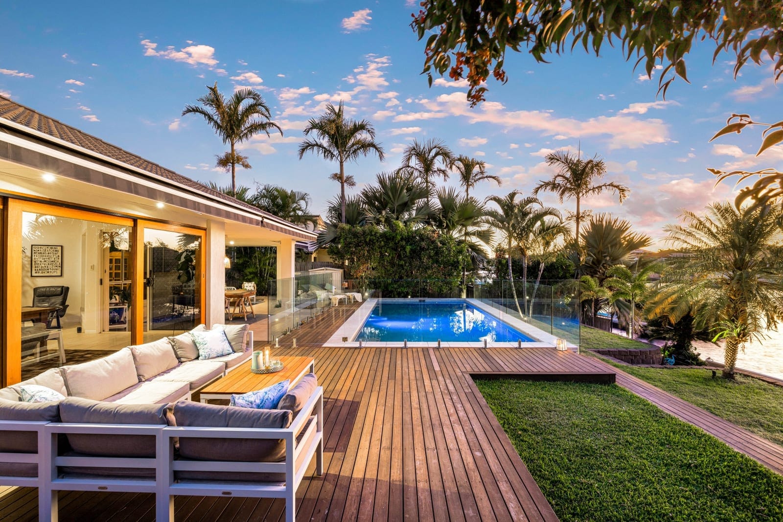 Waterfront Entertainer, Just in Time for Summer!