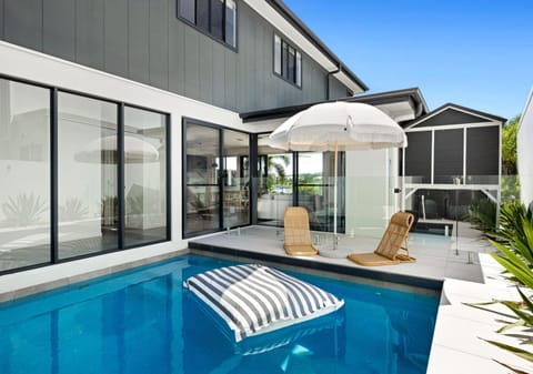 North Facing Waterfront Perfection!