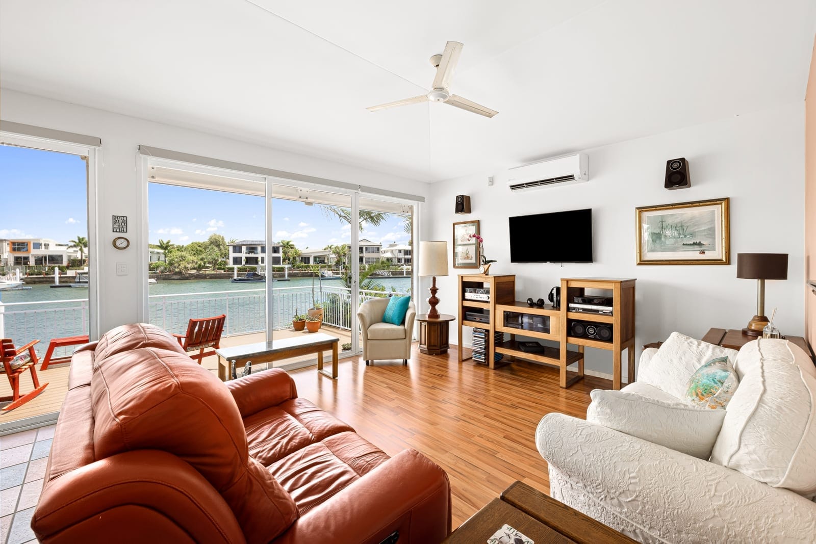 Waterfront Entertainer, Ocean Access!
