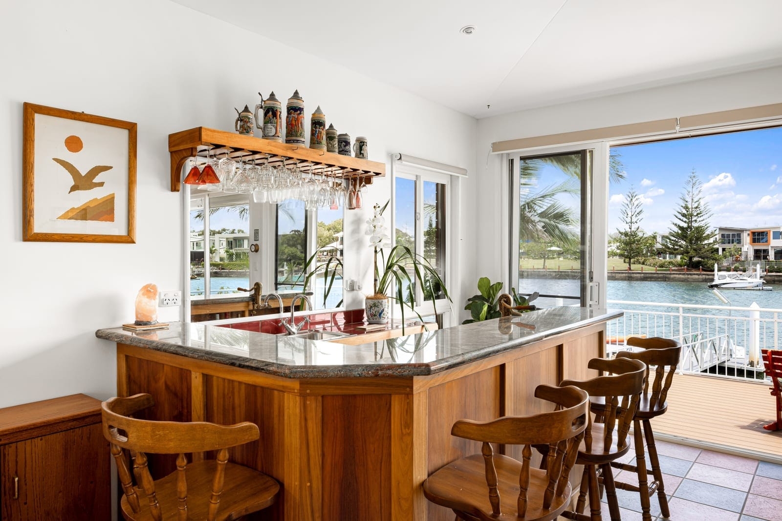 Waterfront Entertainer, Ocean Access!