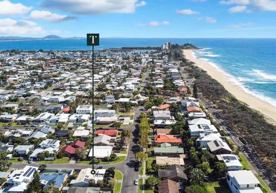 Unparalleled duplex opportunity to tap into prized beachside market.