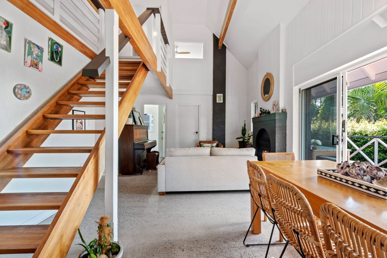 Charm, Character, Privacy!