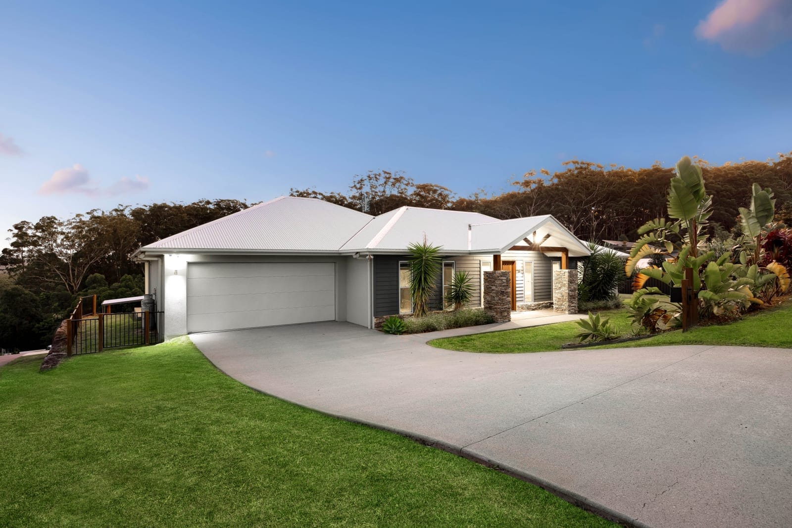 The COMPLETE Family Home!
