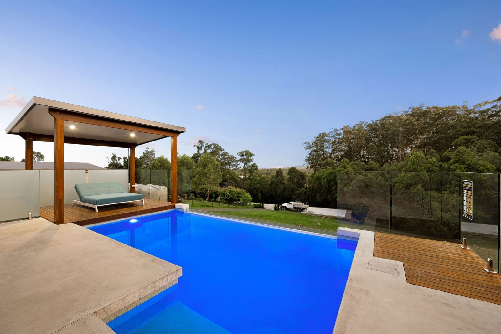 The COMPLETE Family Home!
