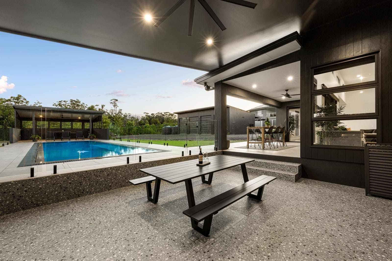 Luxury Living on Sprawling 7,697m2: Discover Your Private Paradise