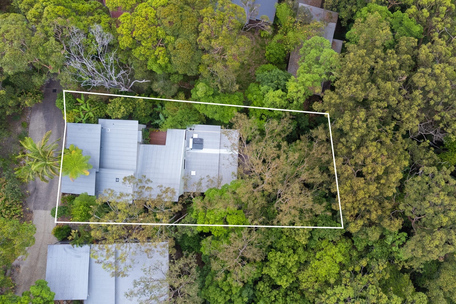 Exquisite Split Level Home, Neighbouring Mt Coolum National Park