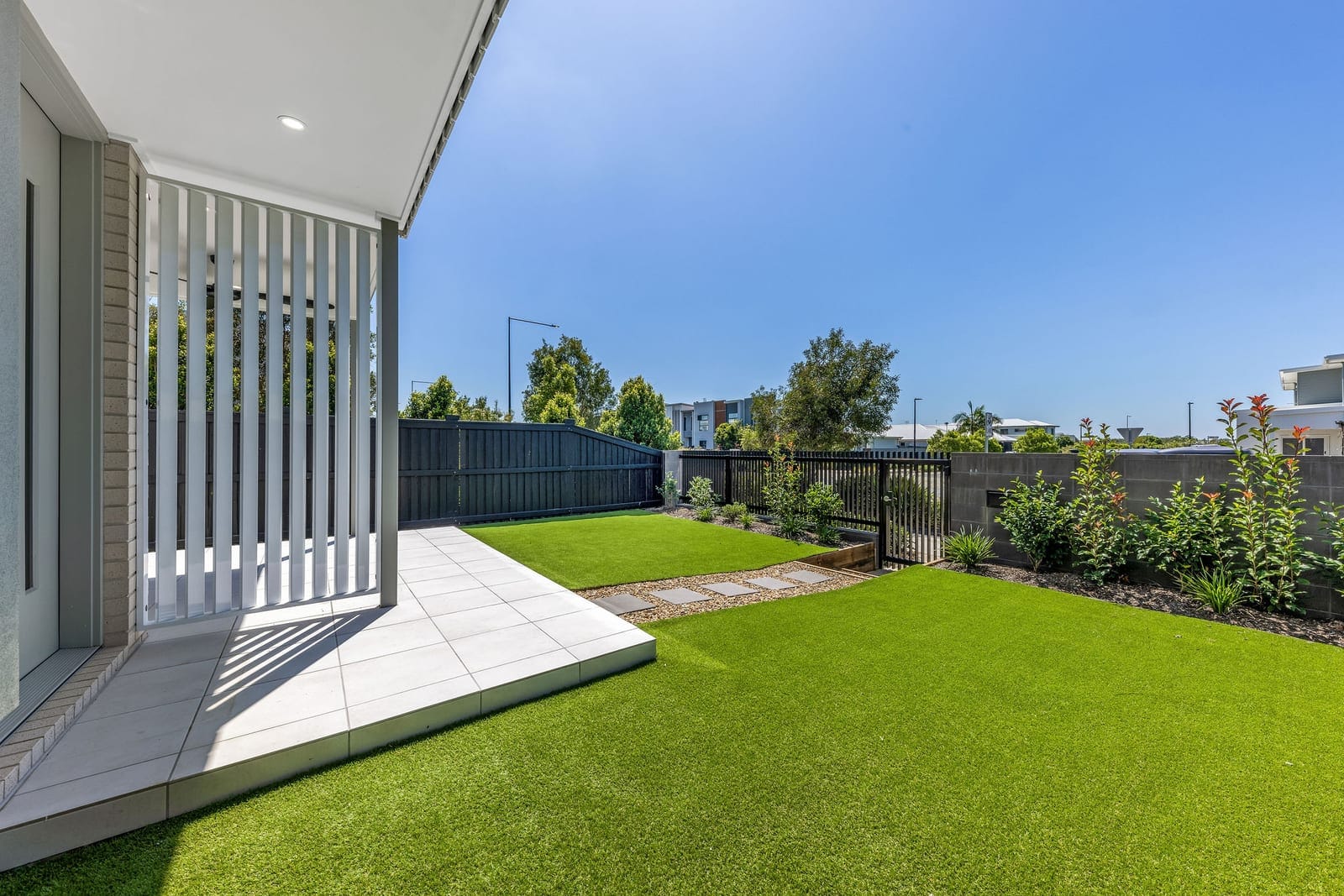 Elegant, Contemporary Designer Living!