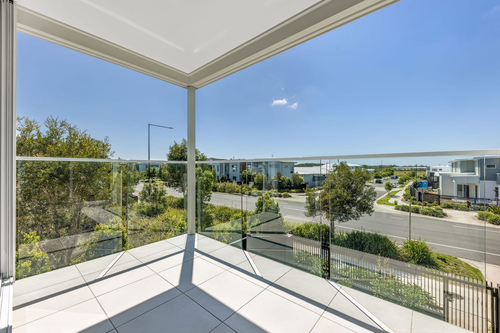 Elegant, Contemporary Designer Living!