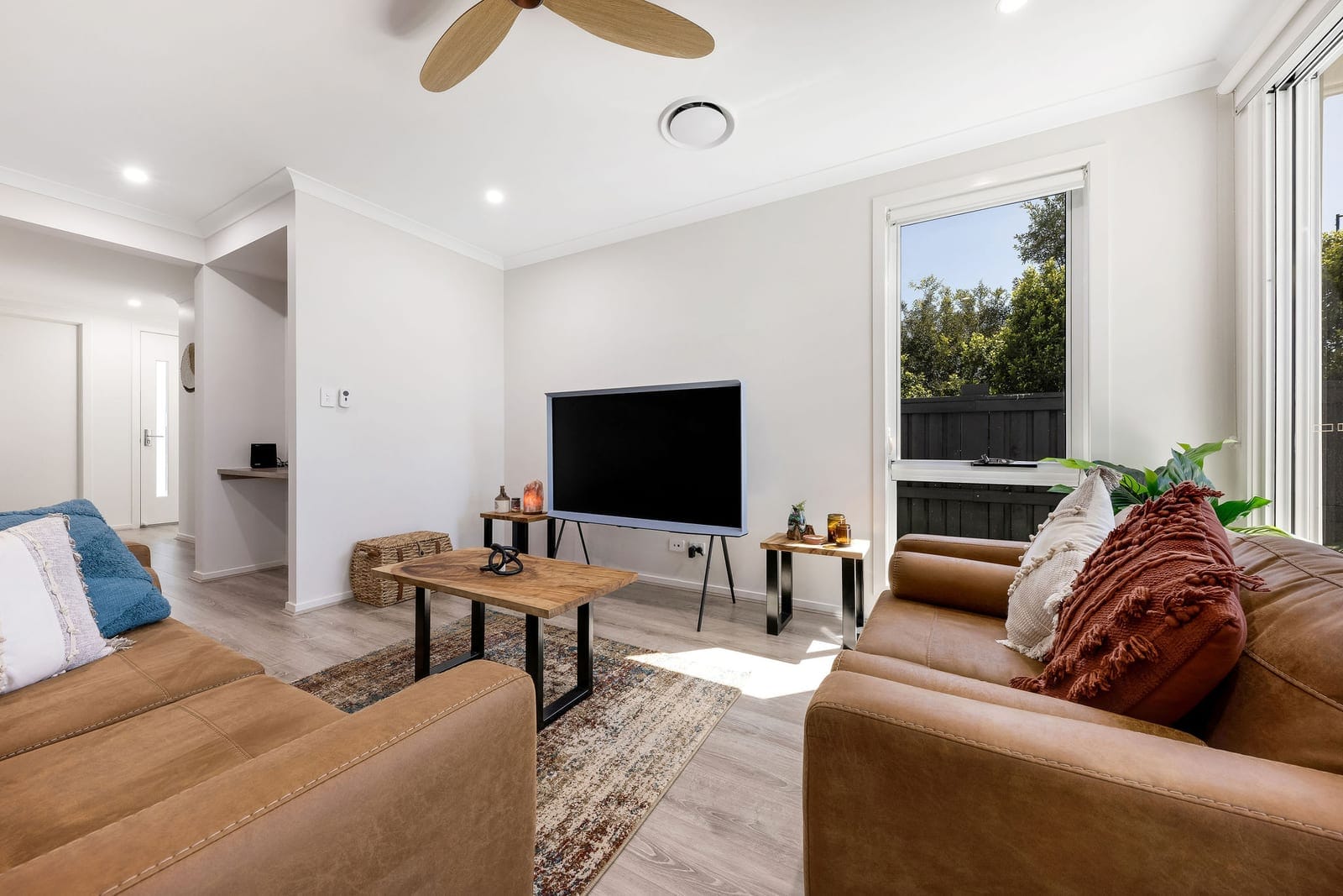 Elegant, Contemporary Designer Living!