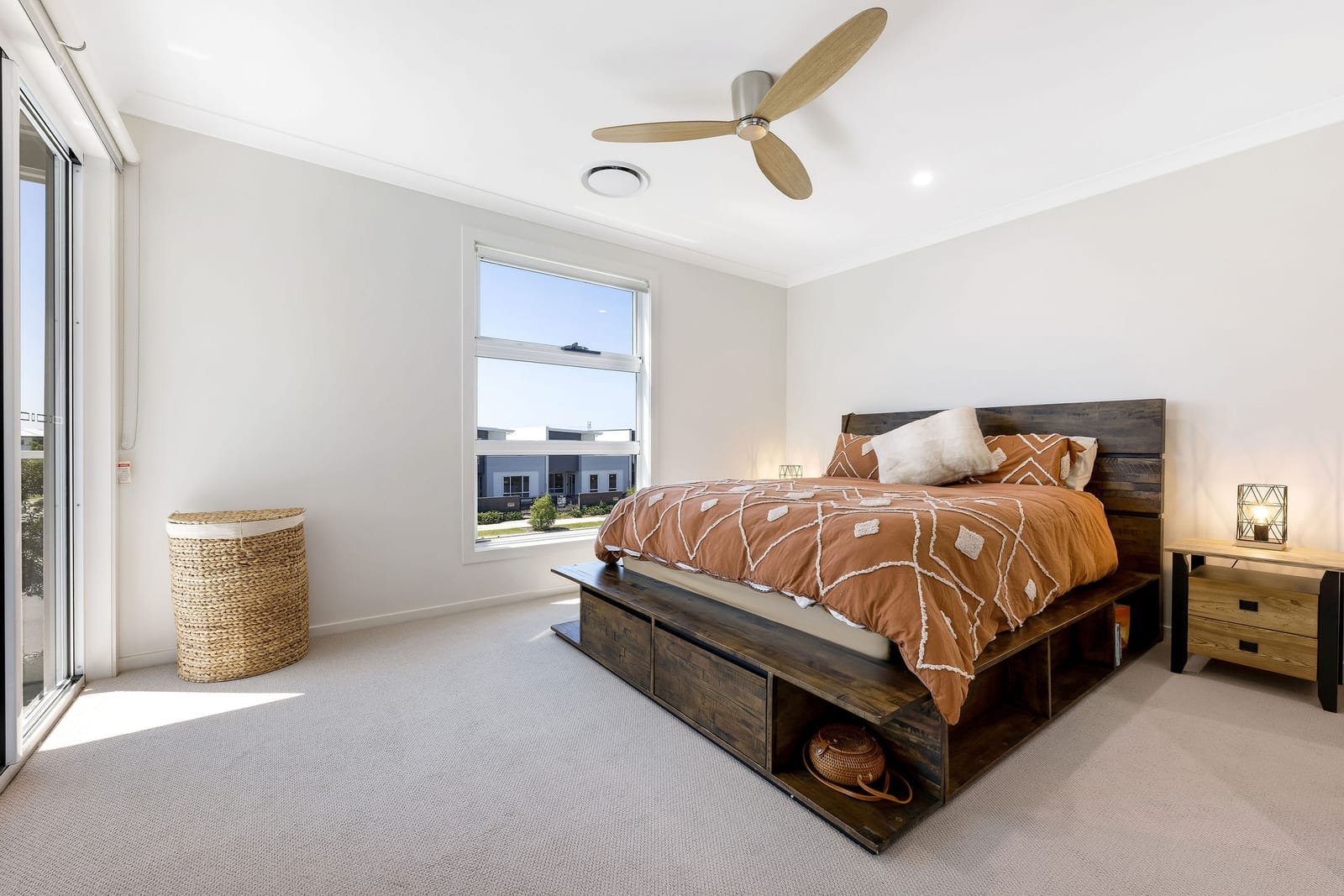 Elegant, Contemporary Designer Living!