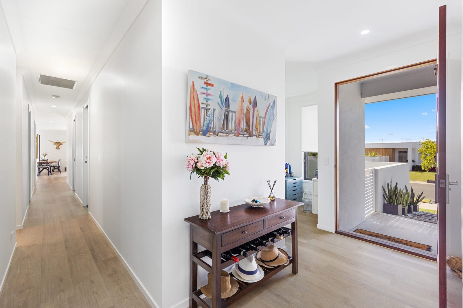 North Facing Entertainer!