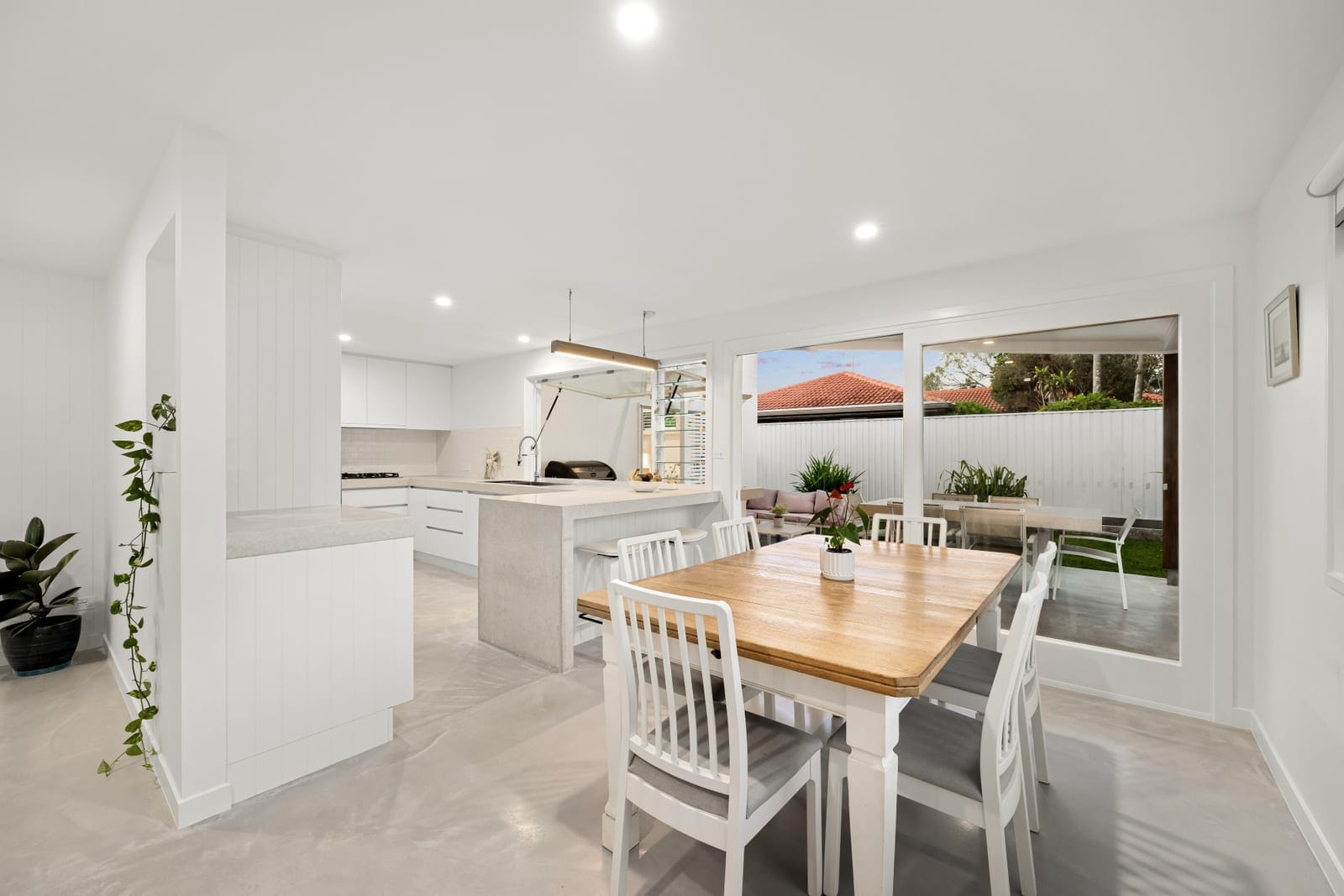 Contemporary retreat in desirable beachside locale!