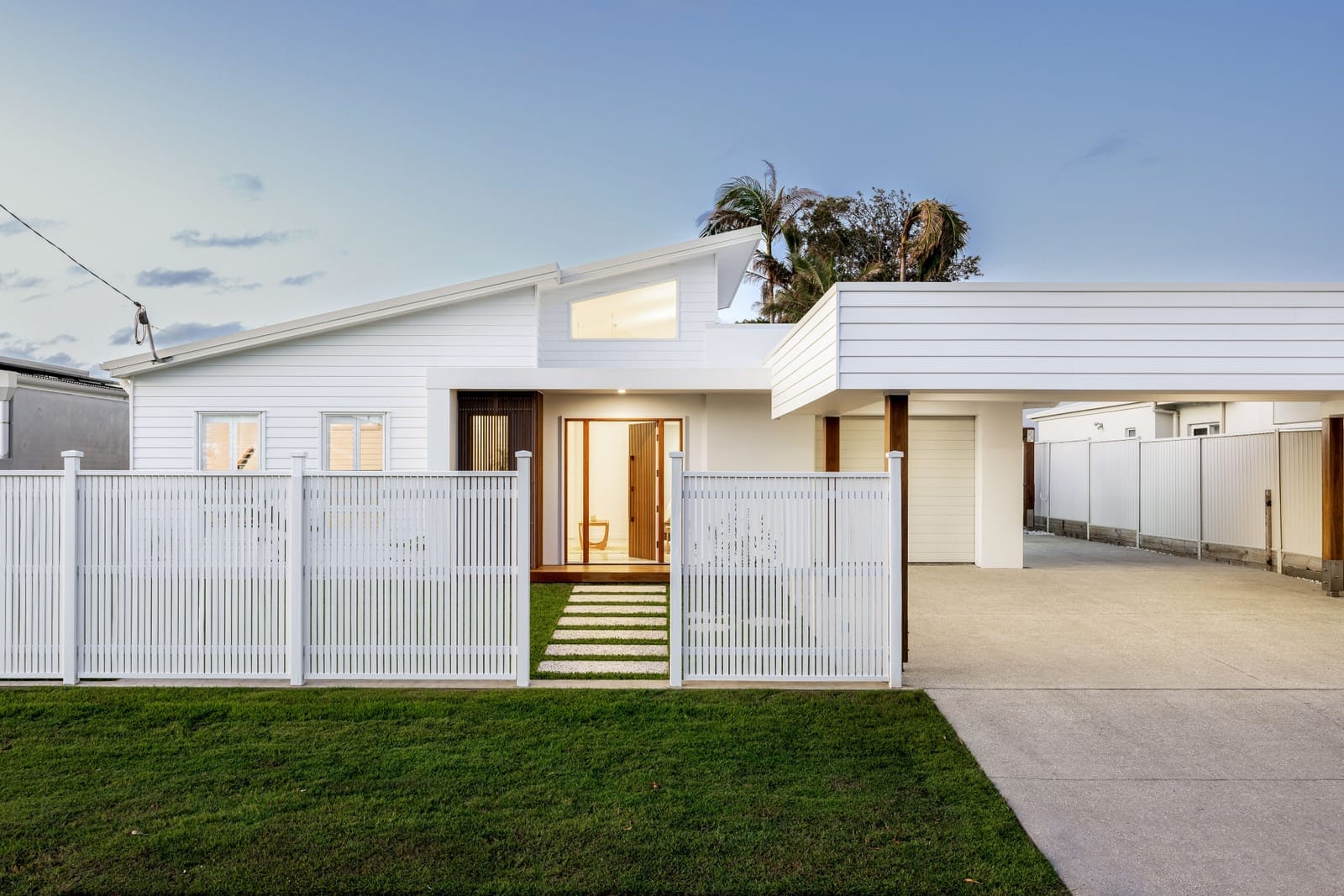 Contemporary retreat in desirable beachside locale!