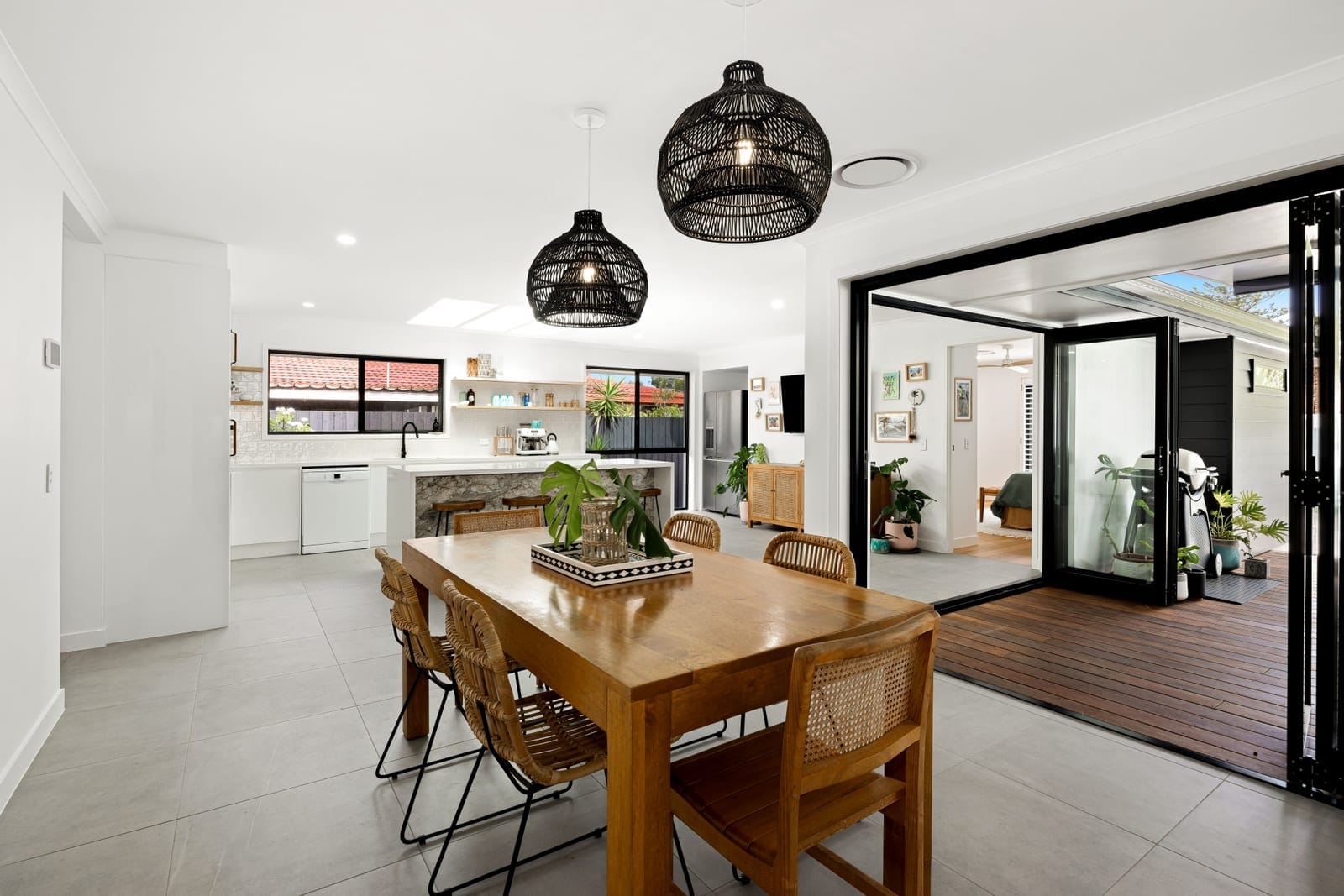 North Facing, Family-Friendly Entertainer!
