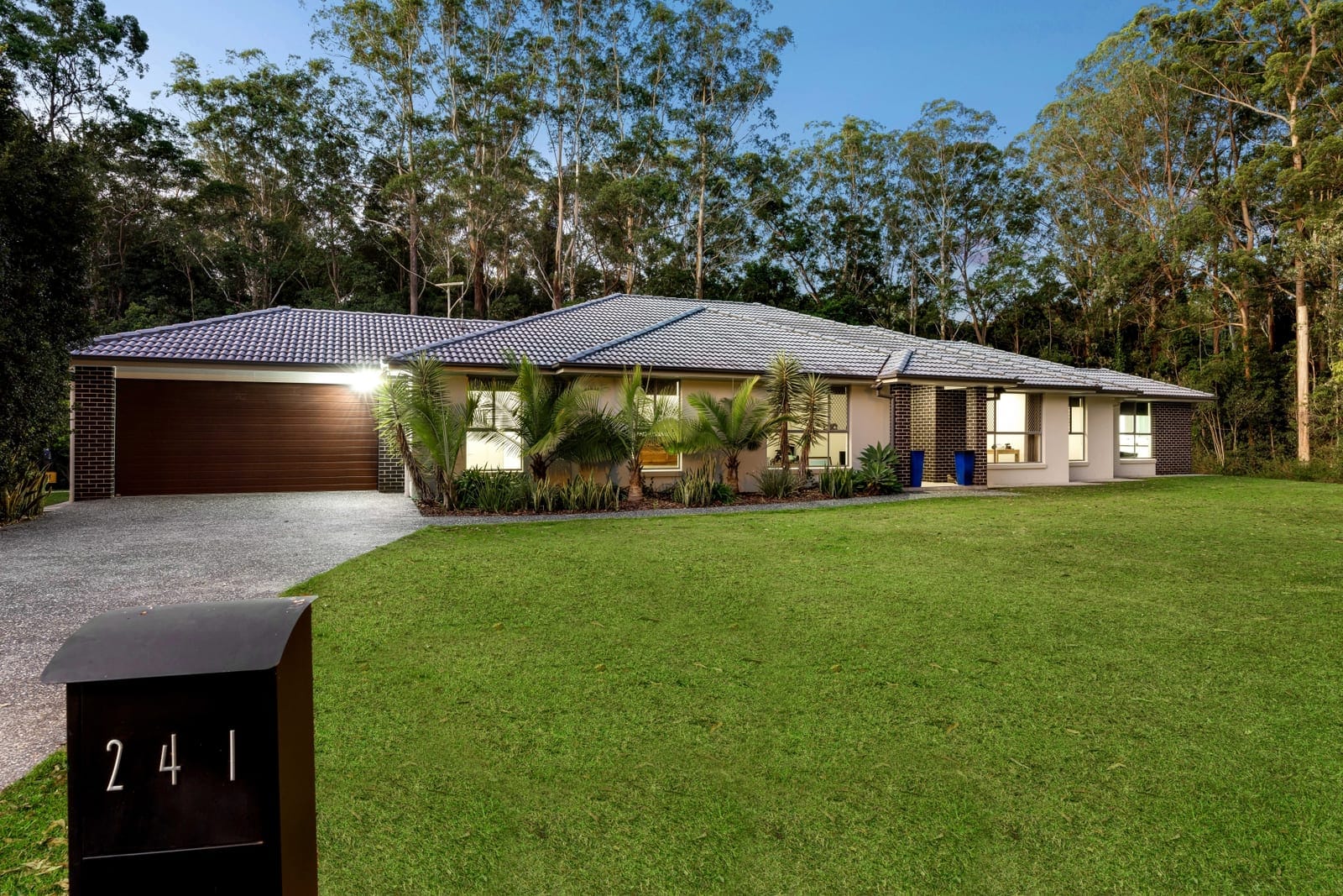 Luxurious Forest Living with Spectacular Outdoor Entertaining!