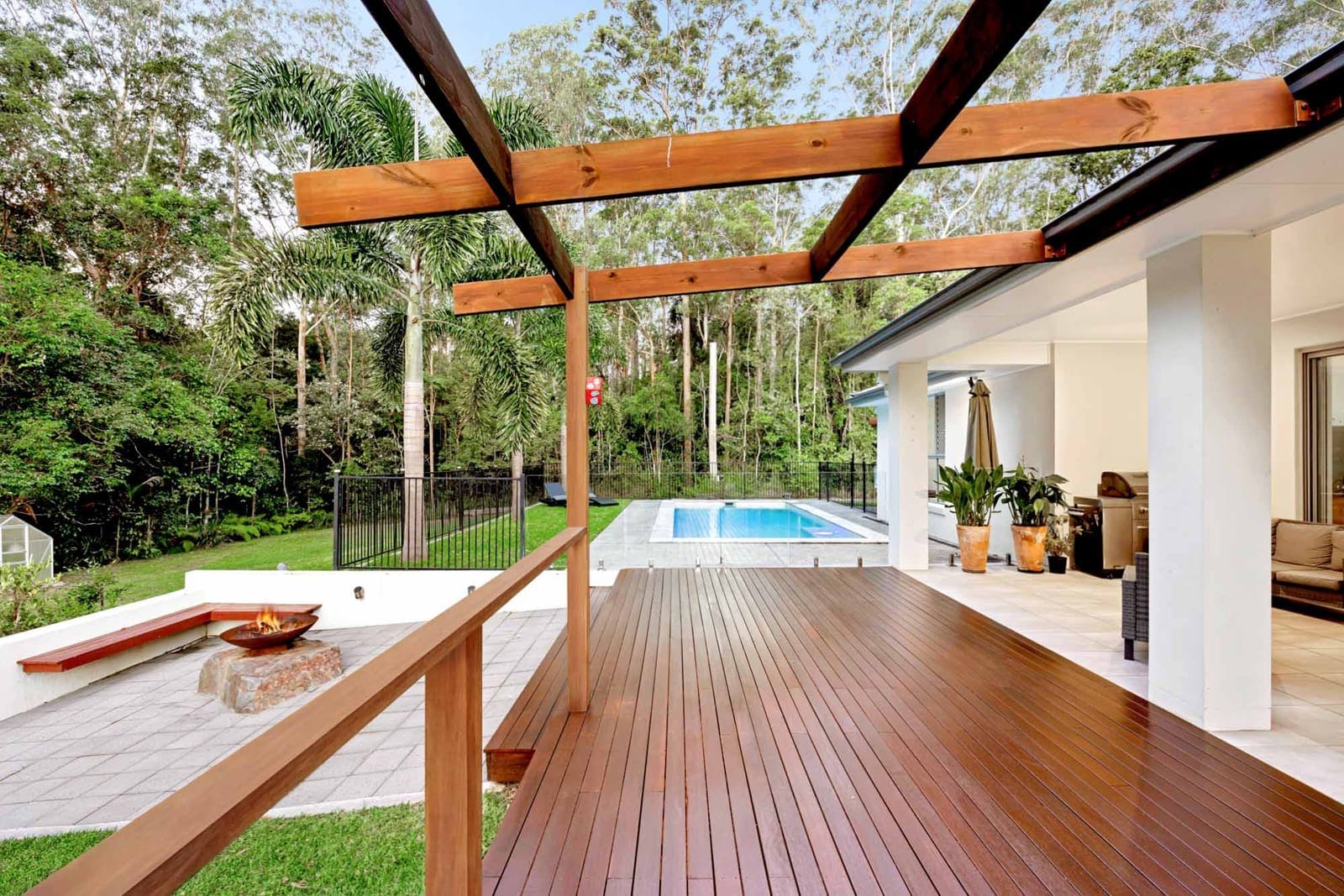 Luxurious Forest Living with Spectacular Outdoor Entertaining!