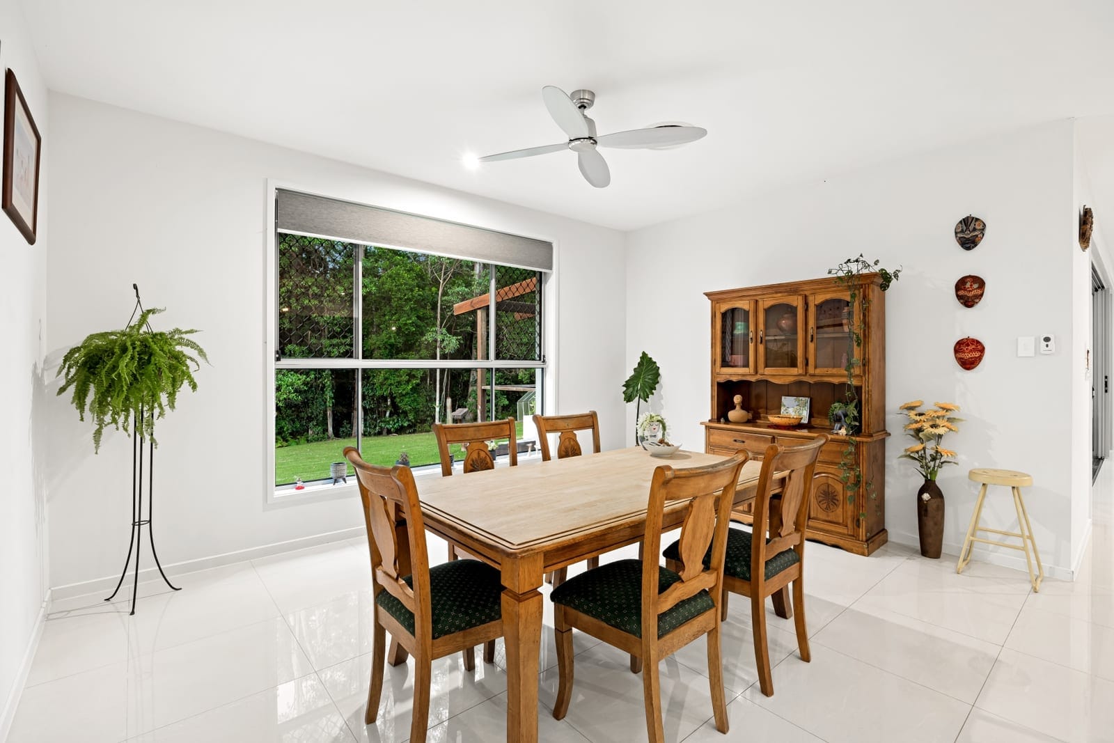 Luxurious Forest Living with Spectacular Outdoor Entertaining!