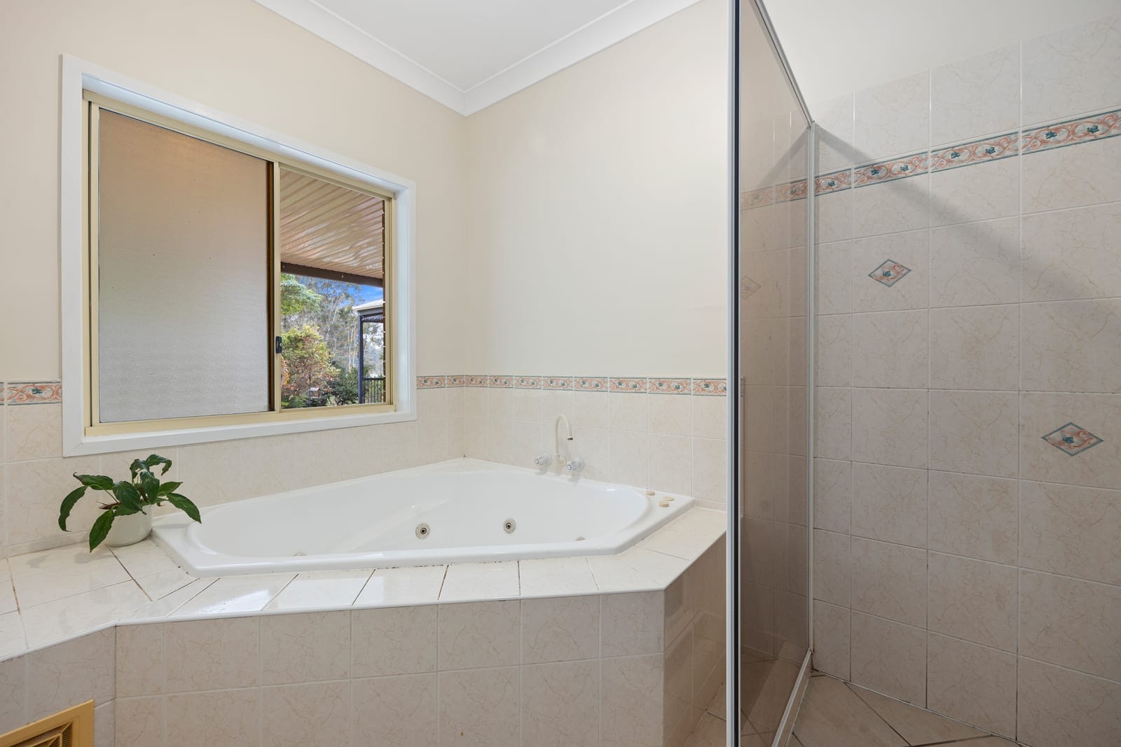 Charming countryside retreat, just 10 minutes to Coolum Beach