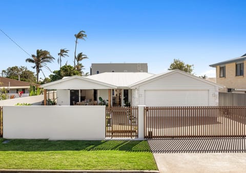 Modern Coastal Beachside Residents