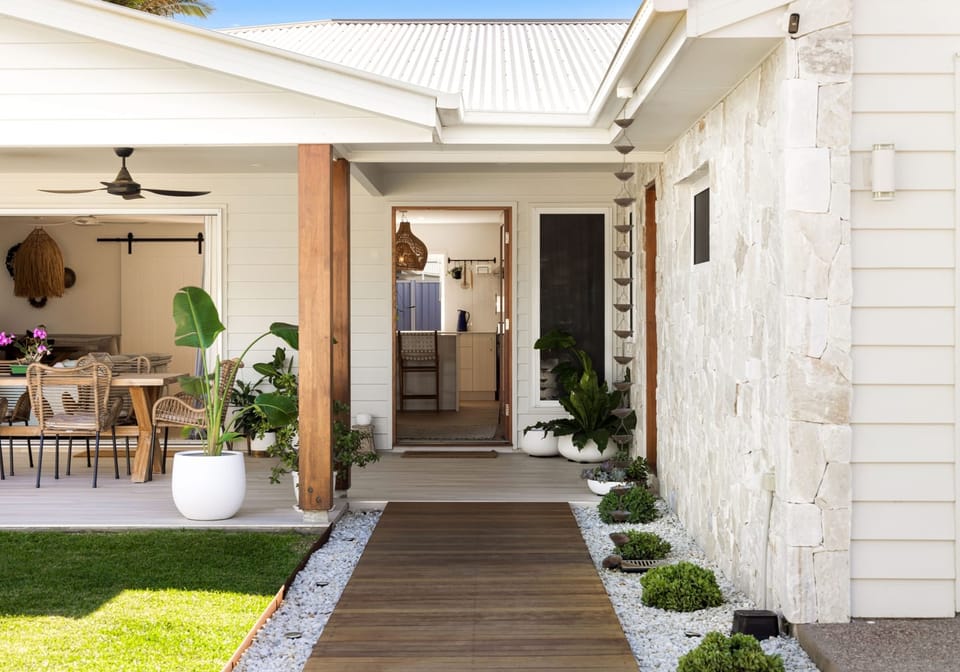 Modern Coastal Beachside Residents