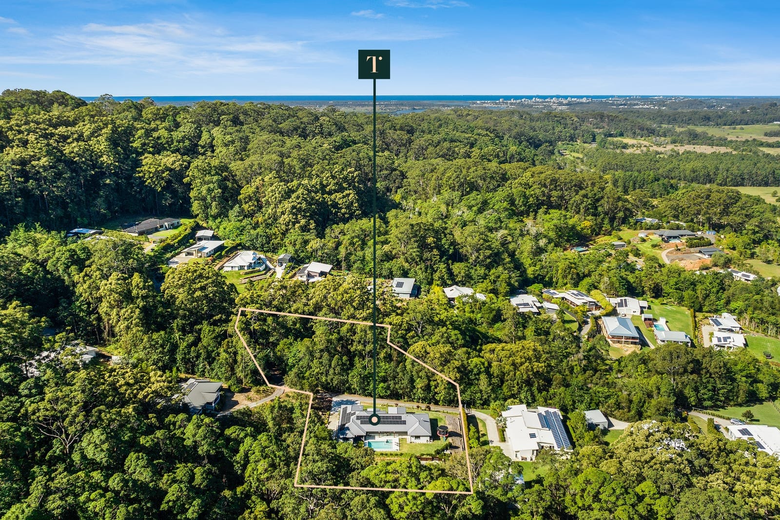Family Acreage Entertainer!
