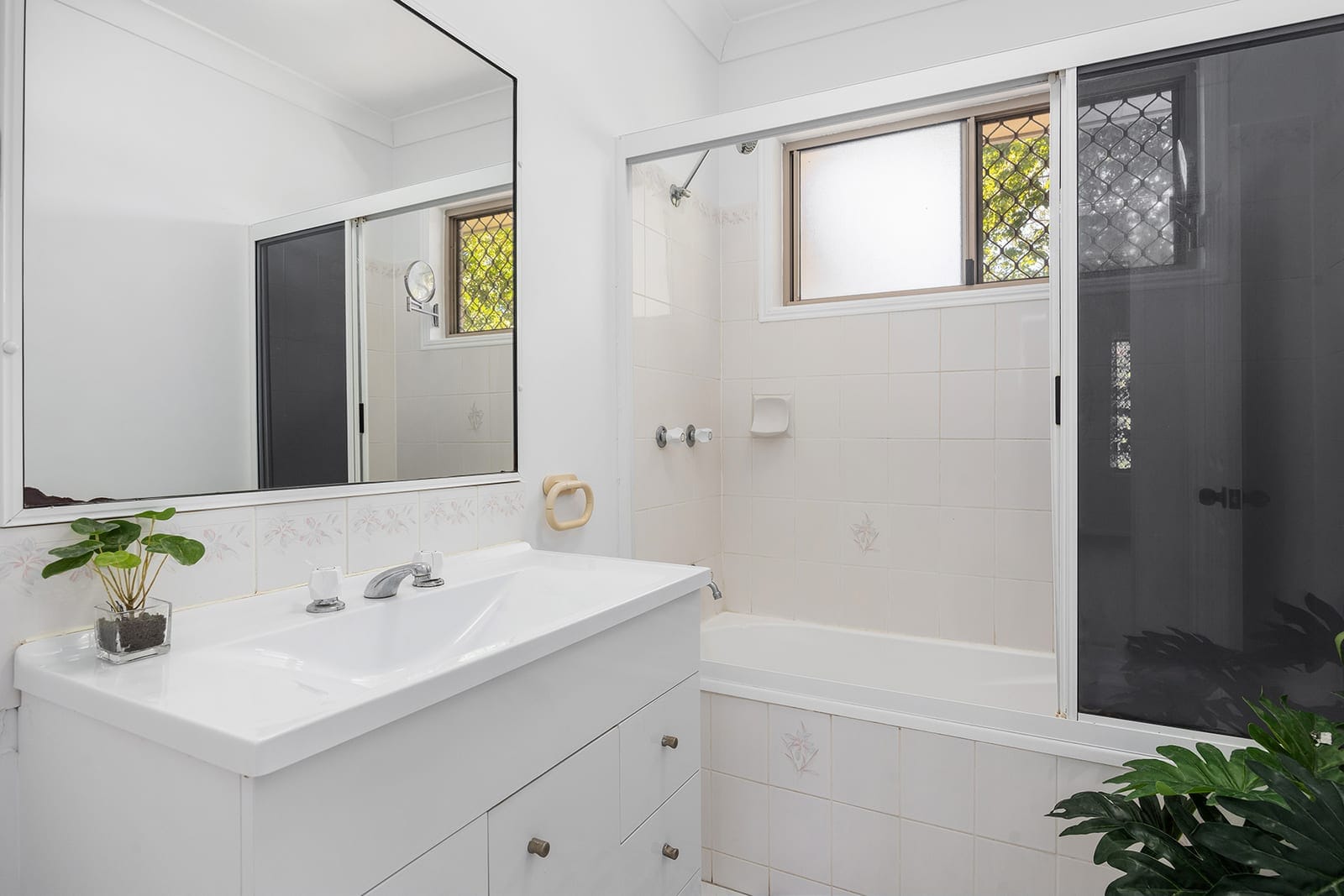 Low Maintenance Living 500m from the Beach