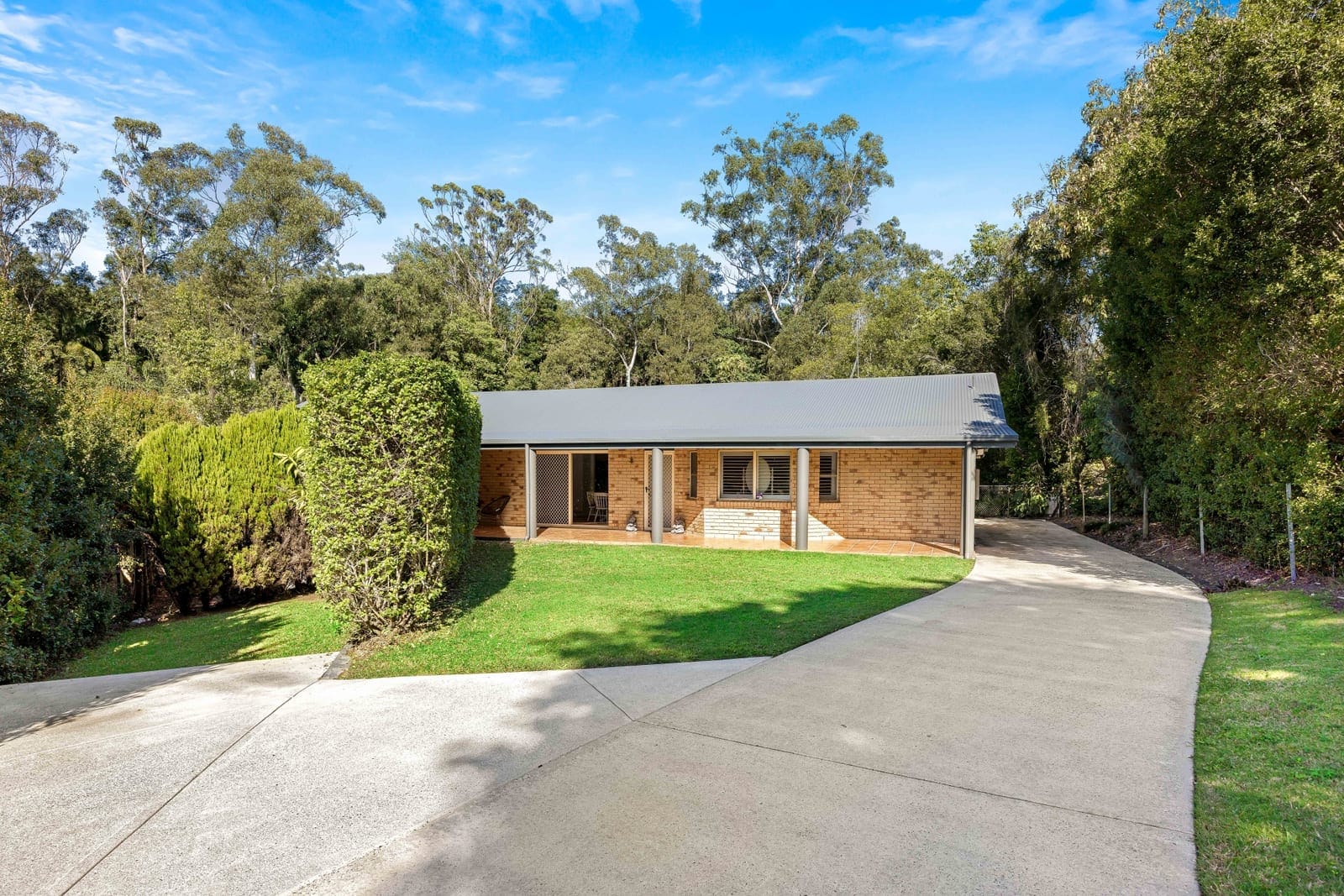 Single-Level, Dual Living Delight!
