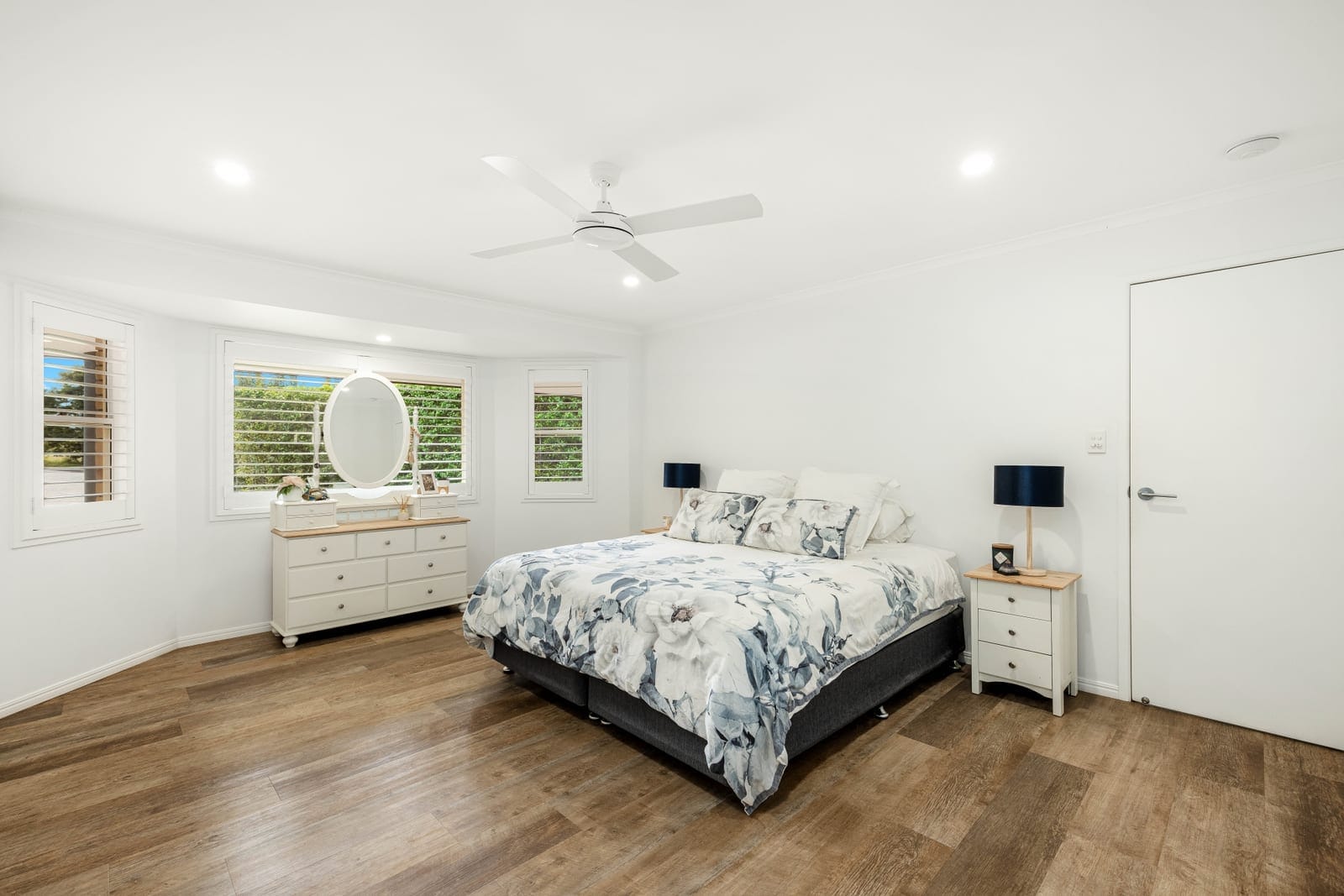 Single-Level, Dual Living Delight!