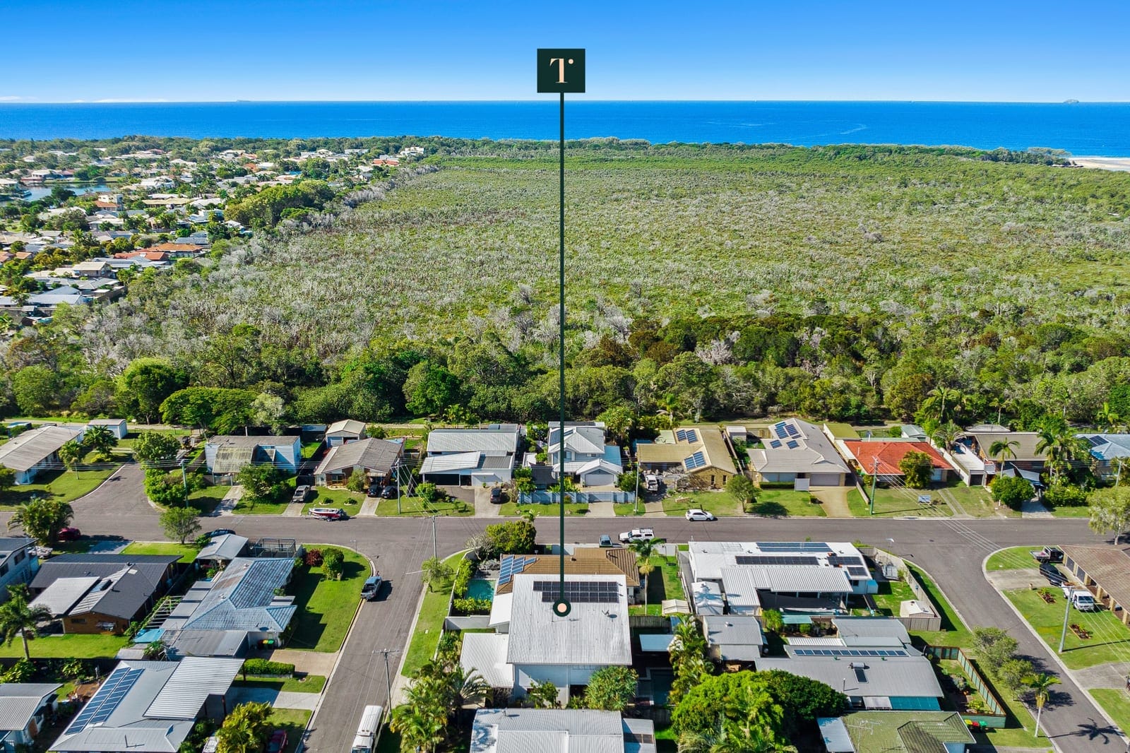 Beachside Entertainer: Footsteps to Lake, Surf, Sand!