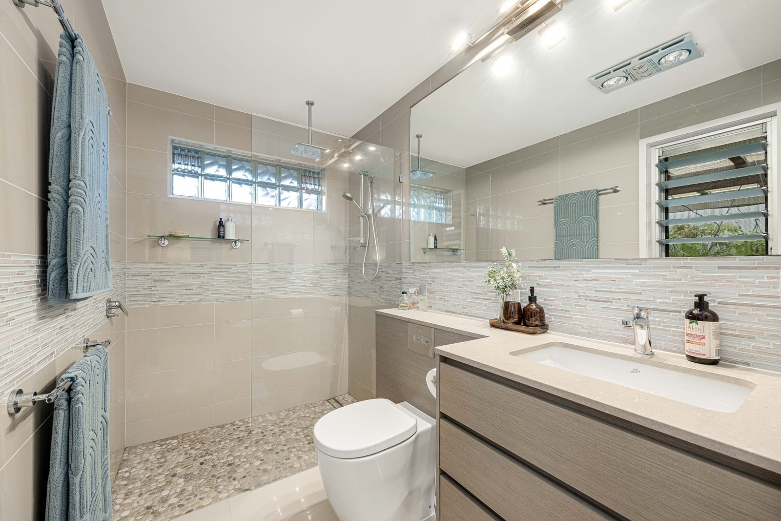 Elegant Sanctuary in Central Coolum Beach