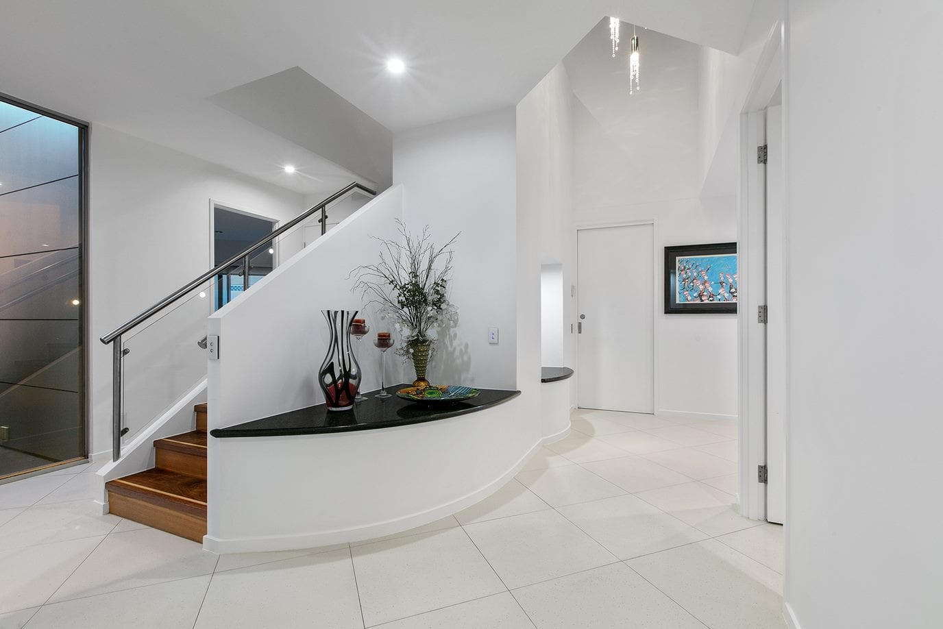 Waterfront Magnificence – Prestige, Lifestyle, Location!