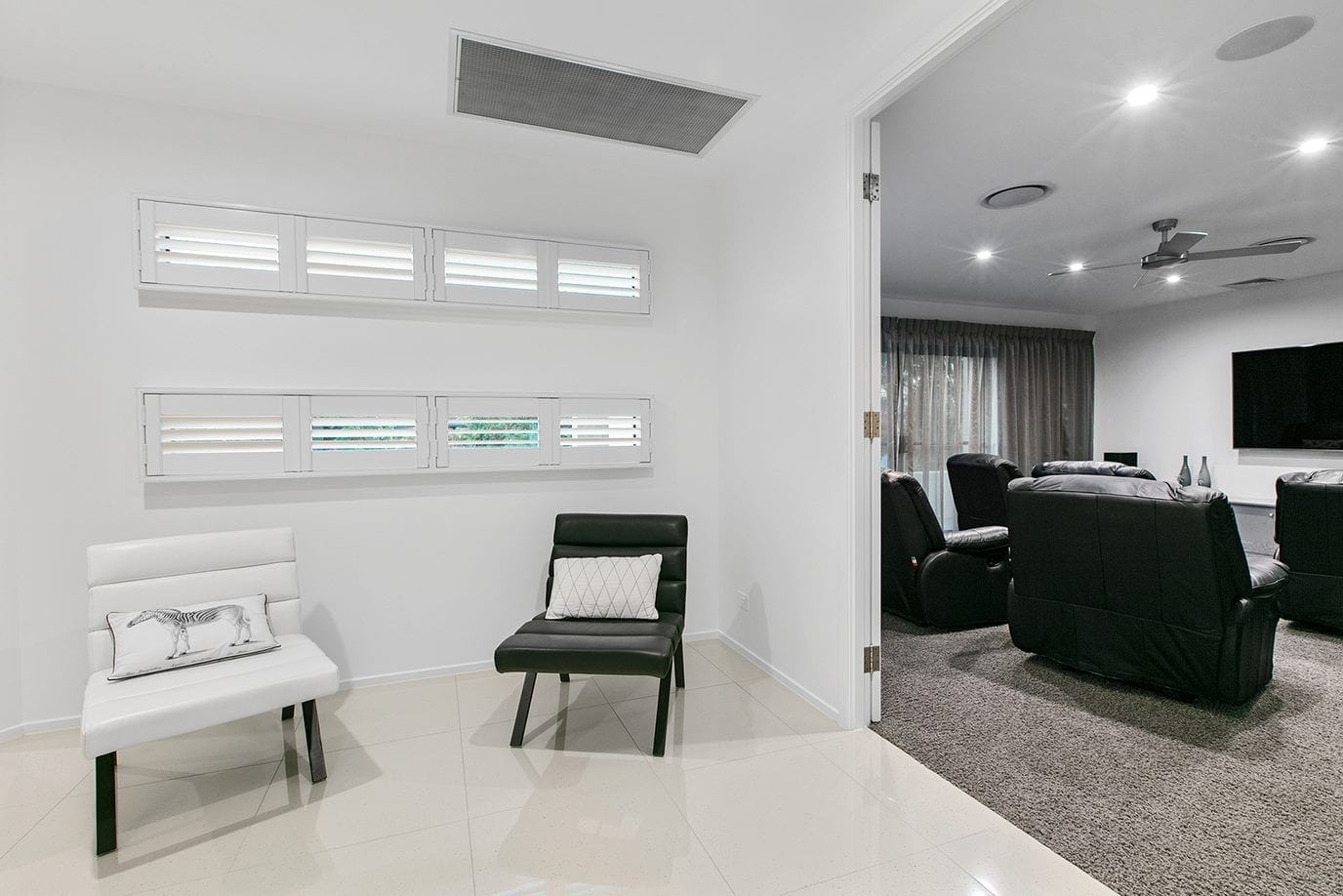 Waterfront Magnificence – Prestige, Lifestyle, Location!