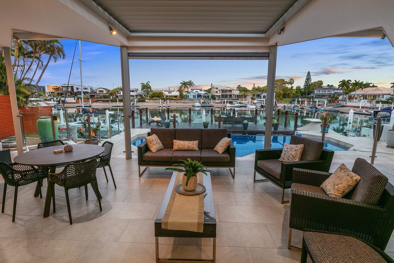 Waterfront Magnificence – Prestige, Lifestyle, Location!
