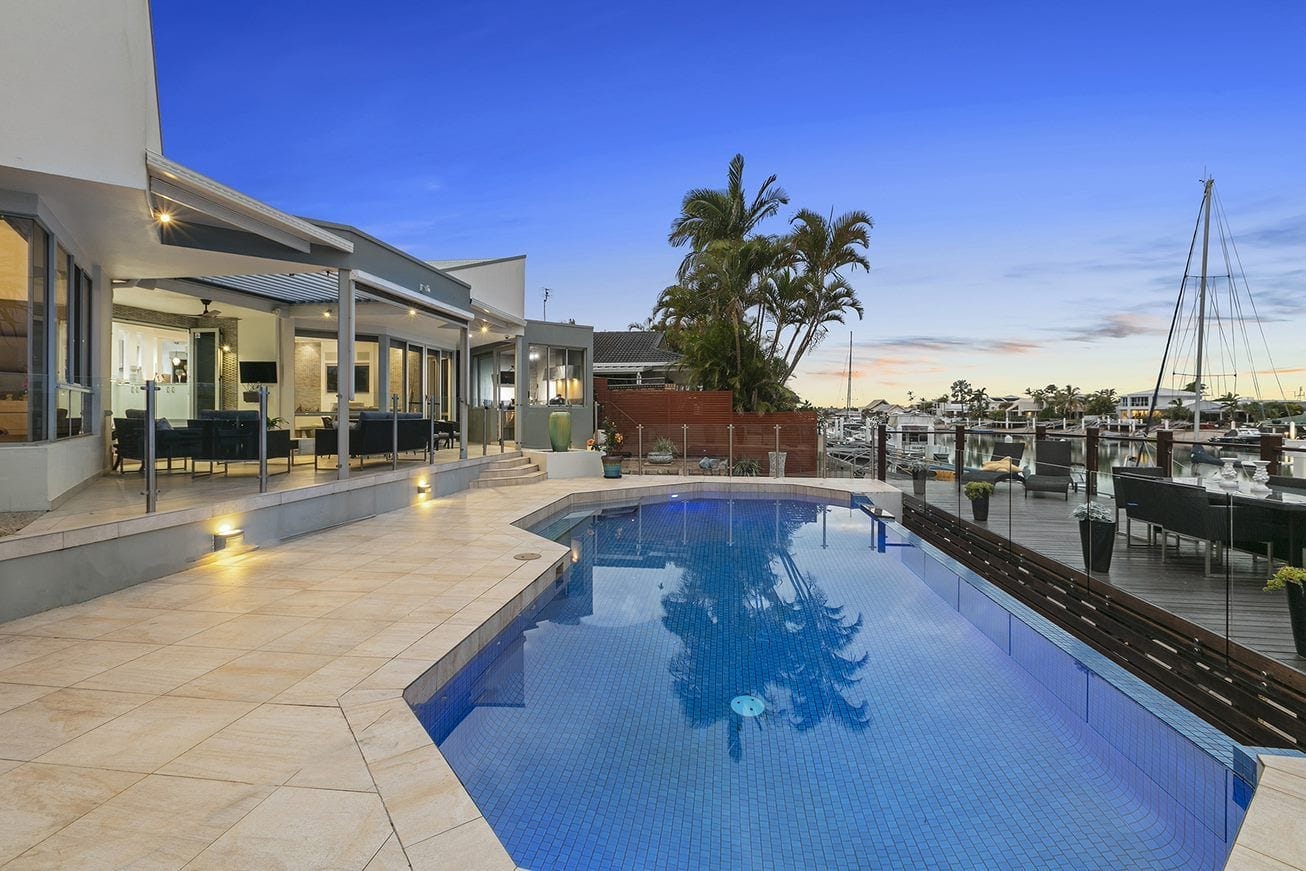 Waterfront Magnificence – Prestige, Lifestyle, Location!