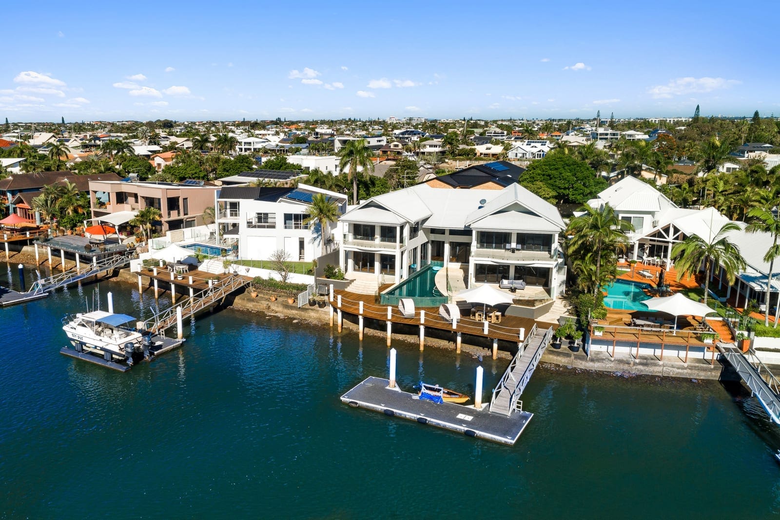 North Facing Blue-Chip Riverfront