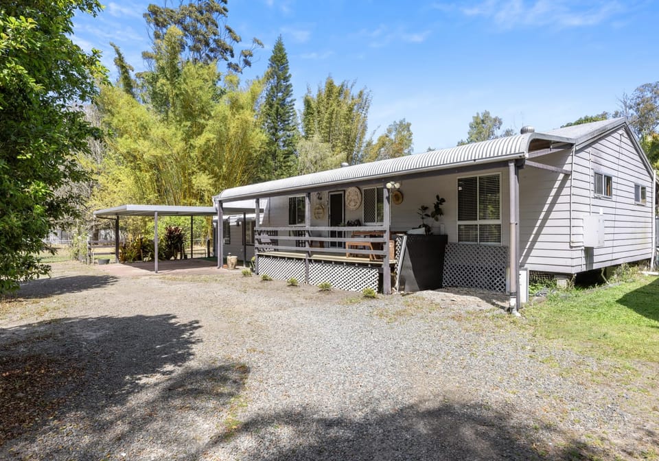 Peaceful Beerwah Retreat on a Spacious One-Acre Lot
