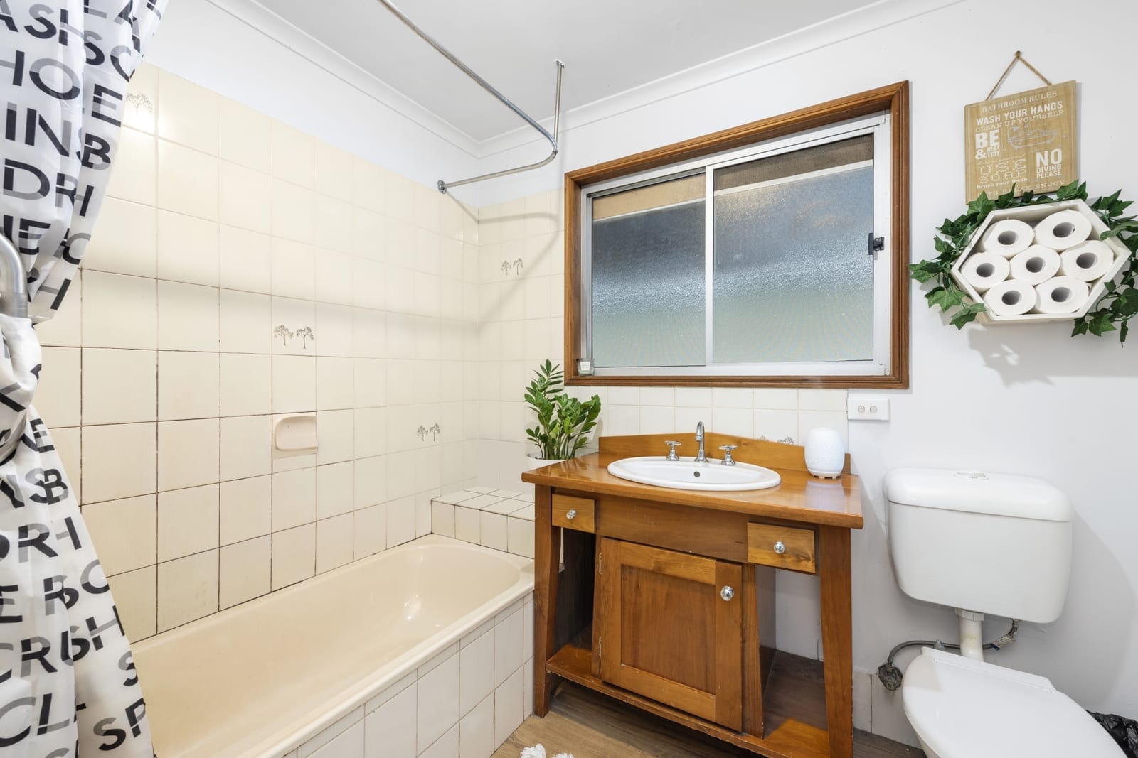 Peaceful Beerwah Retreat on a Spacious One-Acre Lot