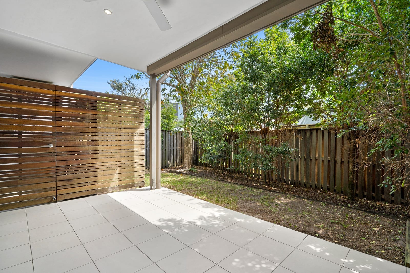 Low Maintenance, Beachside Delight