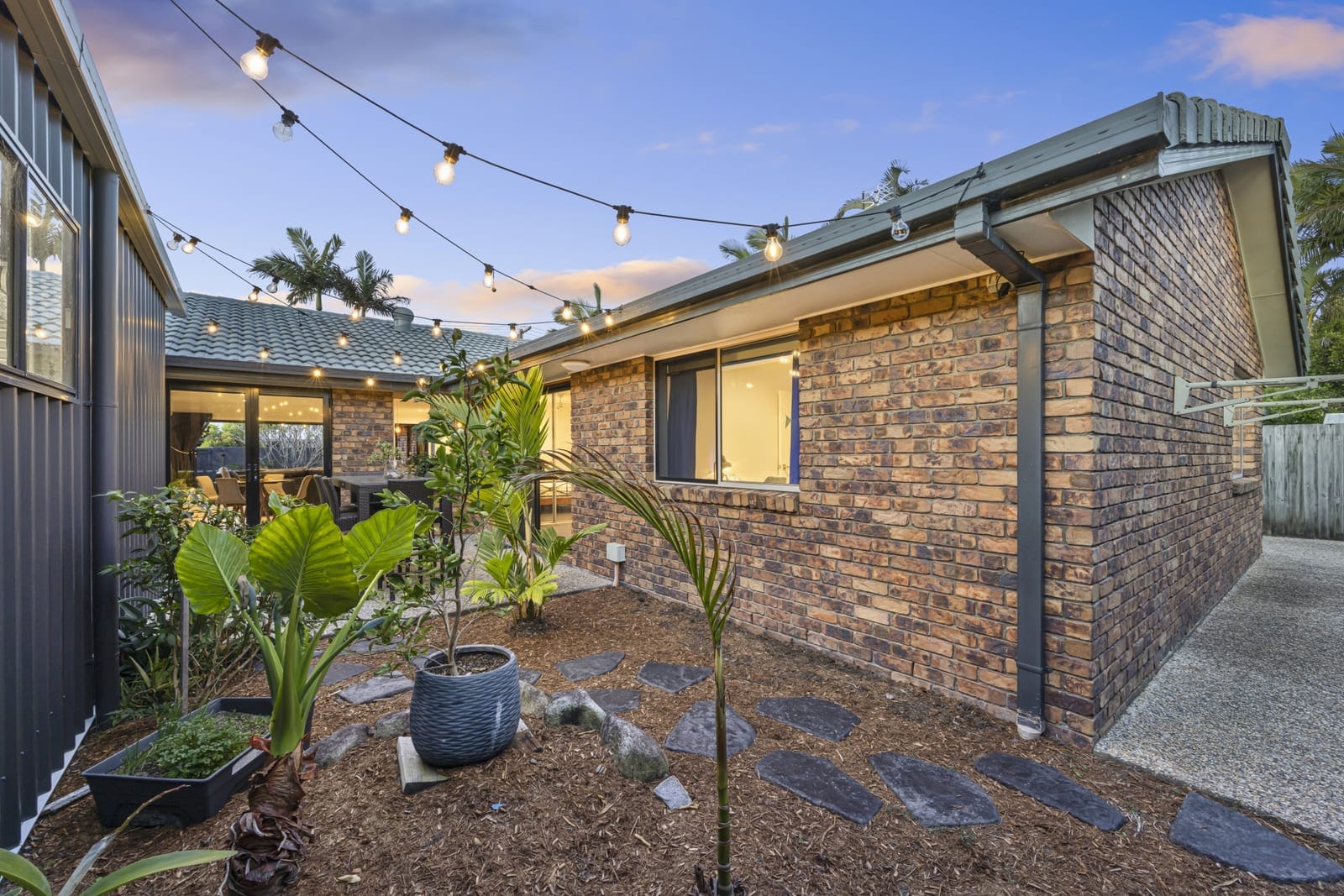 Beachside Entertainer, Family & Lifestyle Perfection!