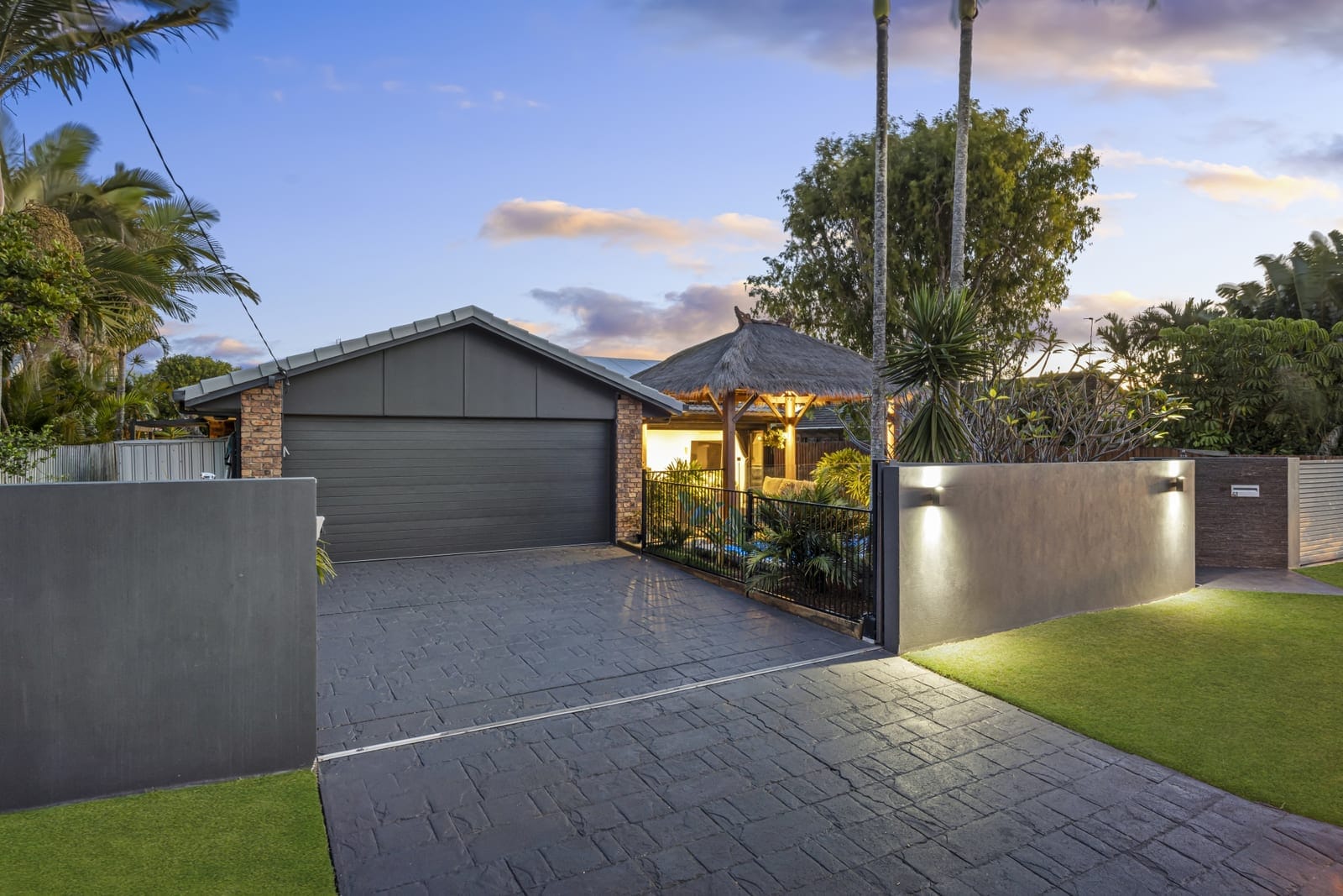 Beachside Entertainer, Family & Lifestyle Perfection!